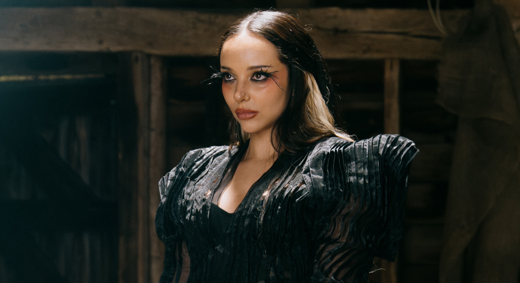 JADE announces deluxe edition of debut album ‘THAT’S SHOWBIZ BABY! THE ENCORE’